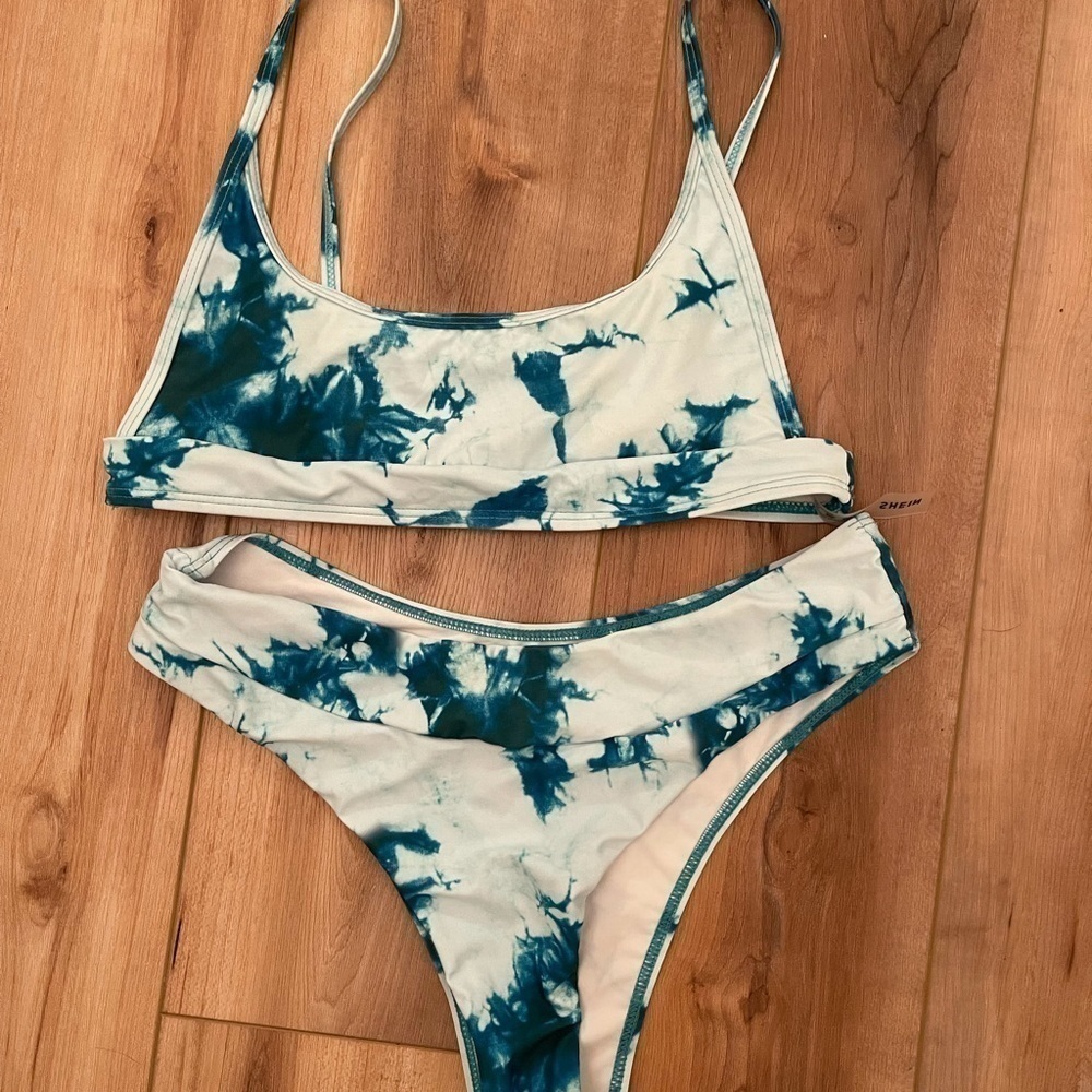 EUC SHEIN bikini set​​​​​​​​​​​​​​​